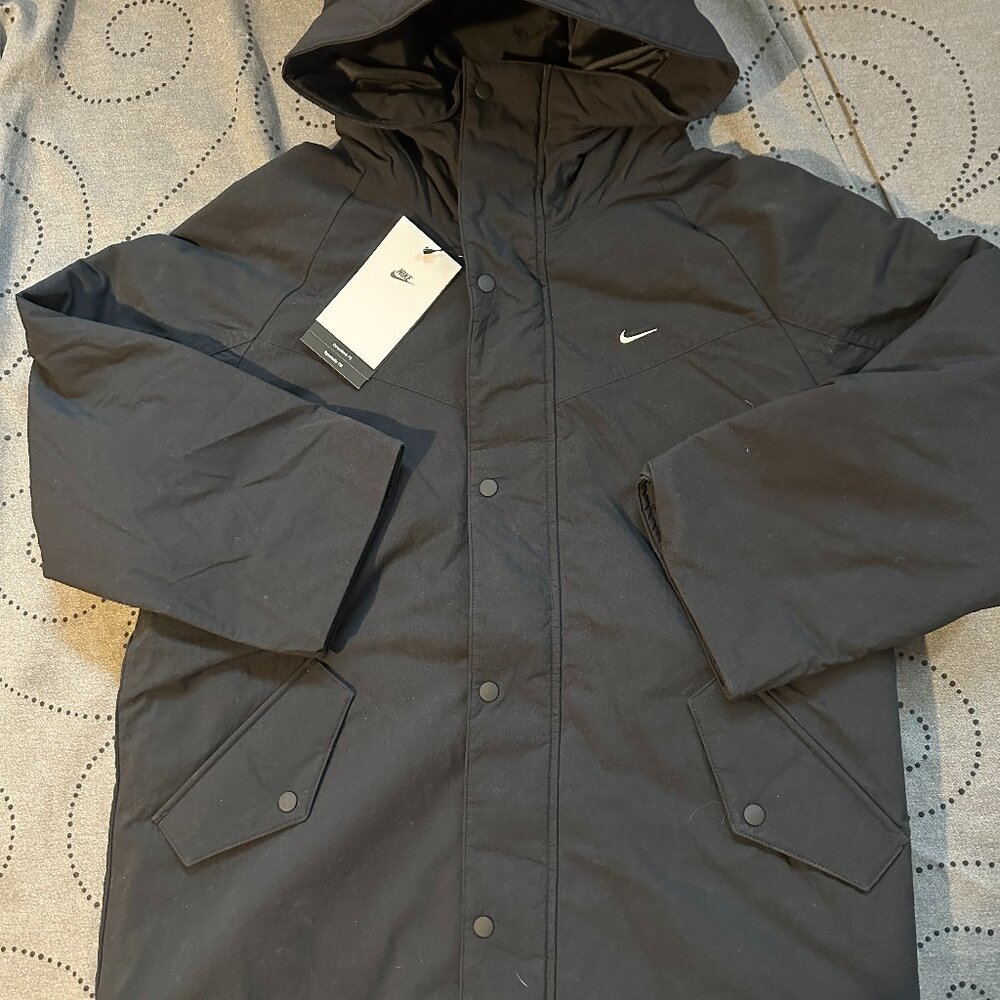NIKE SYNTHETIC FILL GROUND BLACK PARKA SIZE XL L OR M OVER SIZED KIDS $140.00